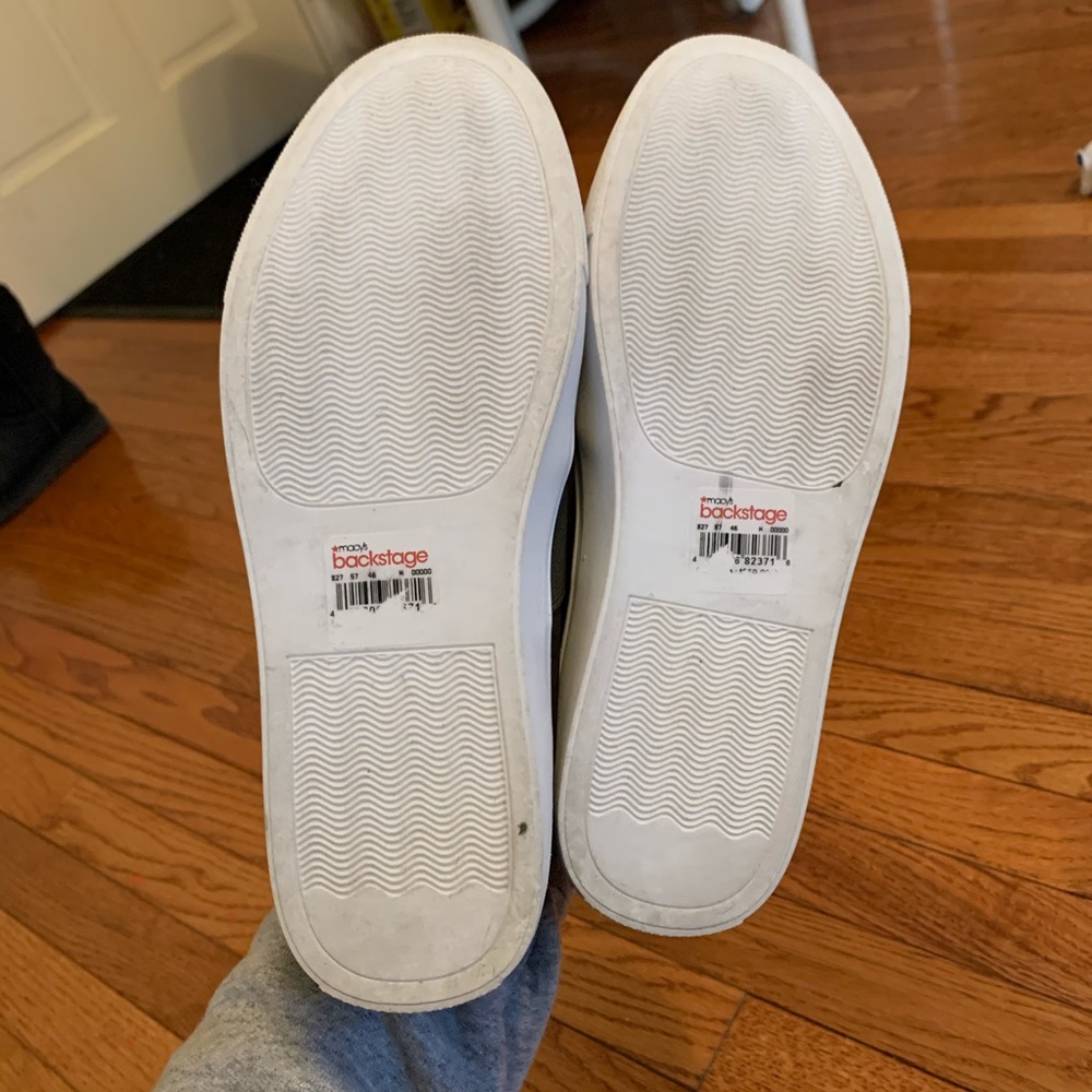 *SOLD* Steve Madden Emlen Slip On Sneakers - Picture 4 of 4